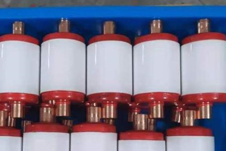 真空滅弧室的結(jié)構(gòu)、工作原理、特點以及應(yīng)用